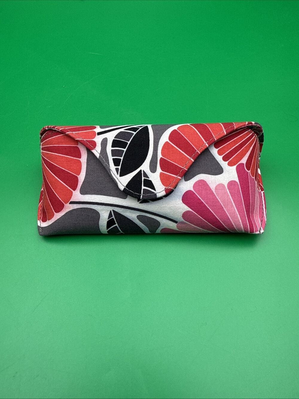 Vera Bradley Eyeglass Case Cherry Blossoms Claim Shell NWT
